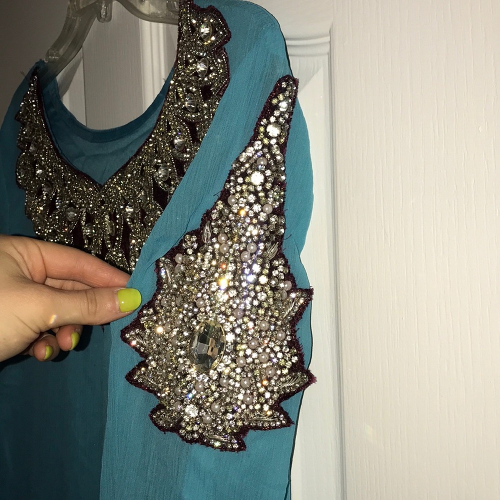 Beautiful Custom Made Pakistani Shalwar Kameez - image 2